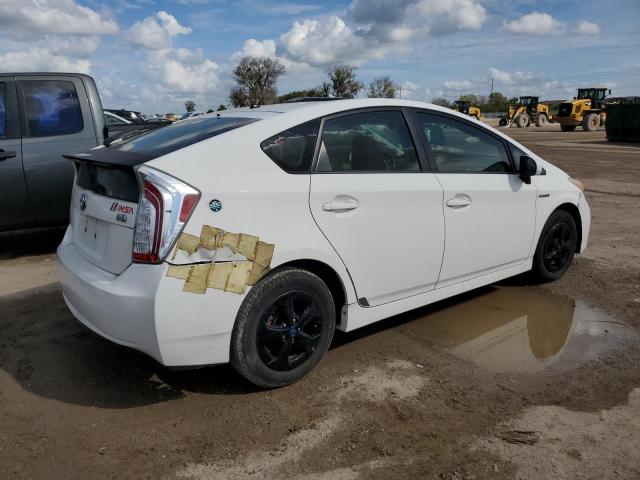 Image 3 of 2013 TOYOTA PRIUS  2013 with VIN JTDKN3DU2D5597413