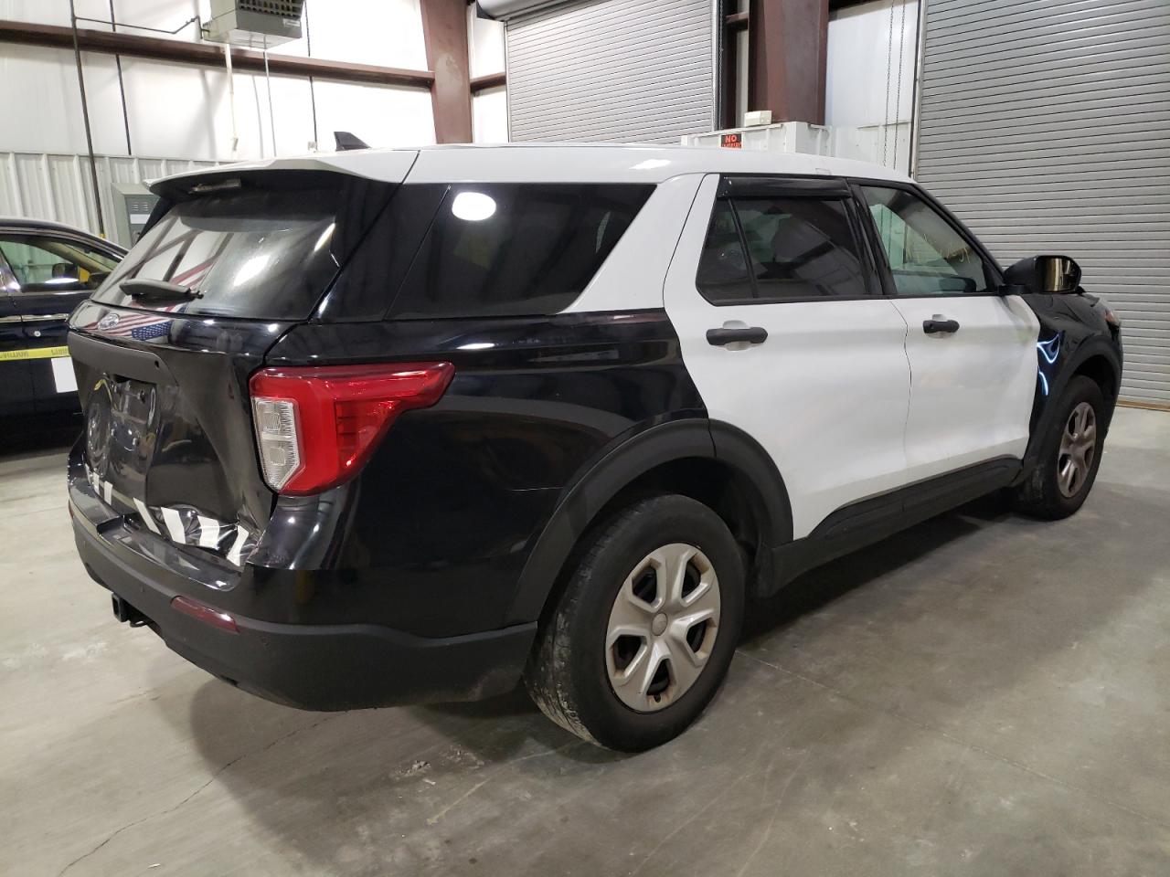 Изображение 3 2021 FORD EXPLORER POLICE INTERCEPTOR 2021 с VIN 1FM5K8AB6MGA43202