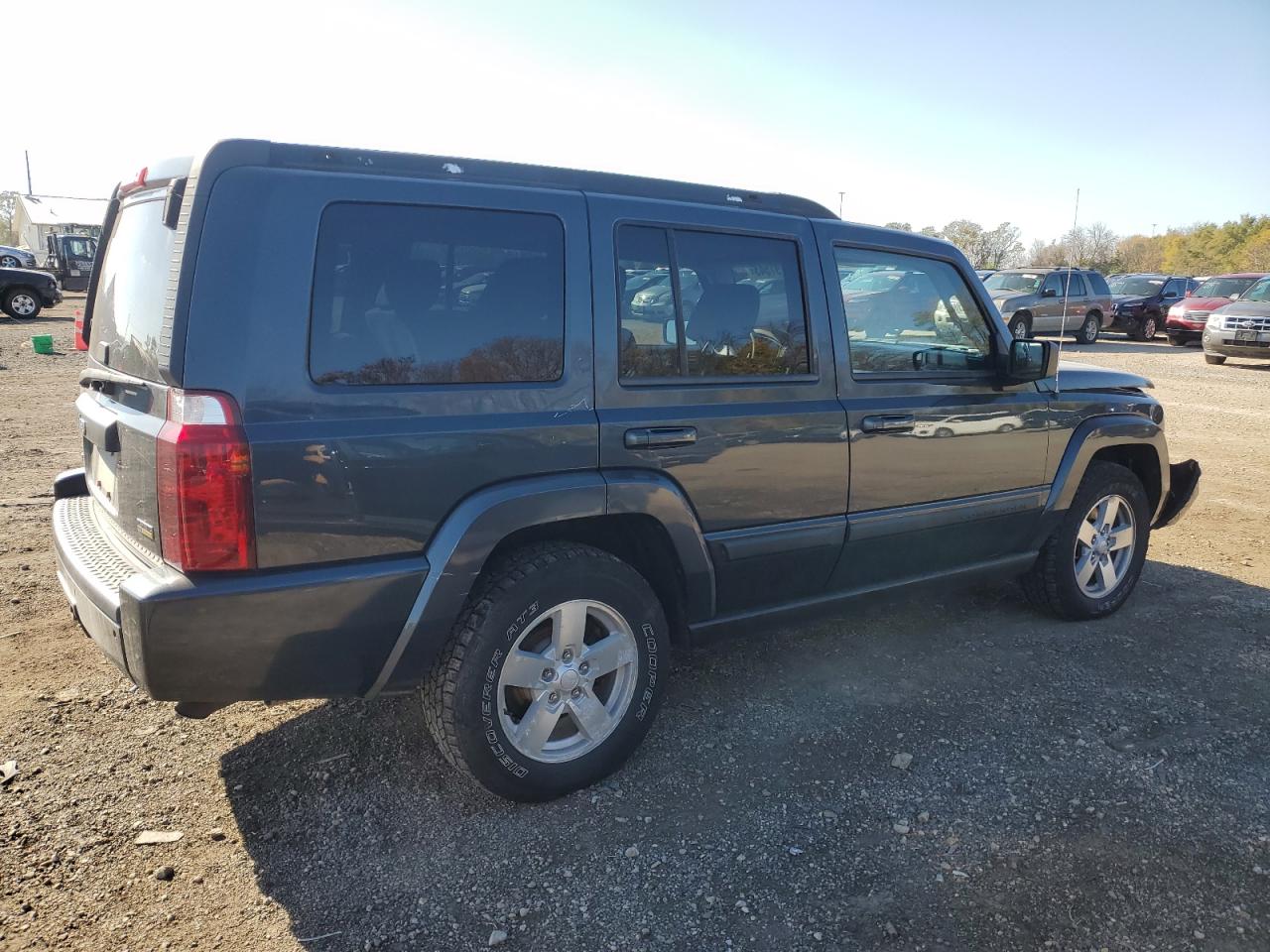 Obraz 3 z 2008 JEEP COMMANDER SPORT 2008 z VIN 1J8HG48N18C125016
