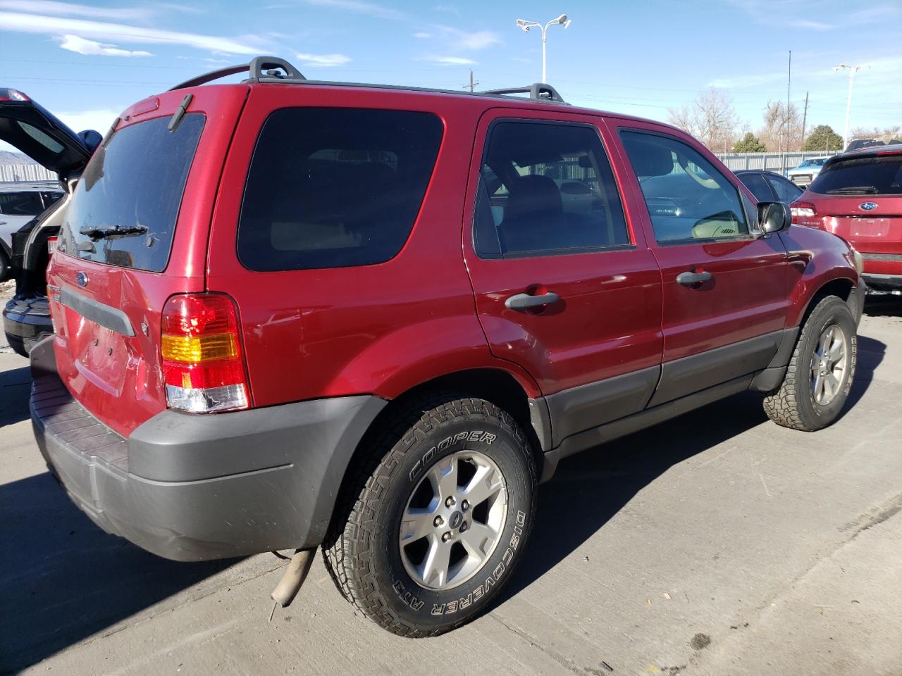 Image 3 of 2006 FORD ESCAPE XLT 2006 with VIN 1FMYU93176KC71887
