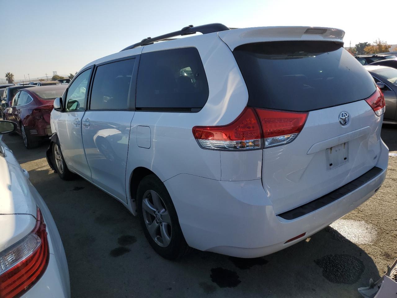 Image 2 of 2014 TOYOTA SIENNA LE 2014 with VIN 5TDKK3DC9ES483582