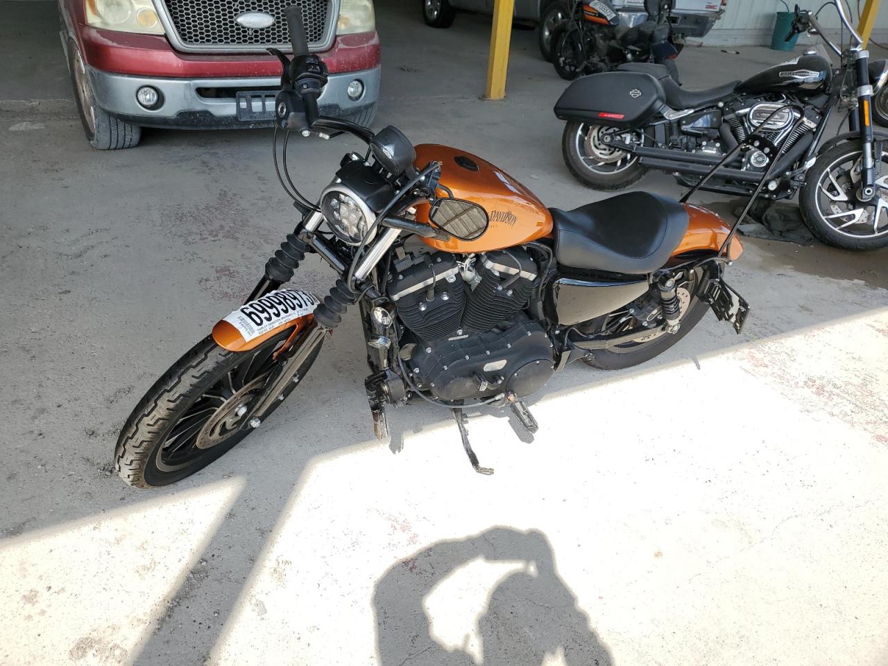 Image 2 of 2014 HARLEY-DAVIDSON XL883 IRON 883 2014 with VIN 1HD4LE211EC410614