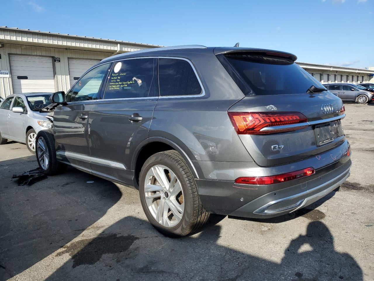 Image 2 of 2022 AUDI Q7 PREMIUM PLUS 2022 with VIN WA1LXBF75ND002040