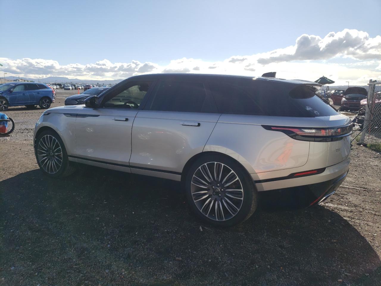 Image 2 of 2019 LAND ROVER RANGE ROVER VELAR R-DYNAMIC SE 2019 with VIN SALYL2EV4KA795473