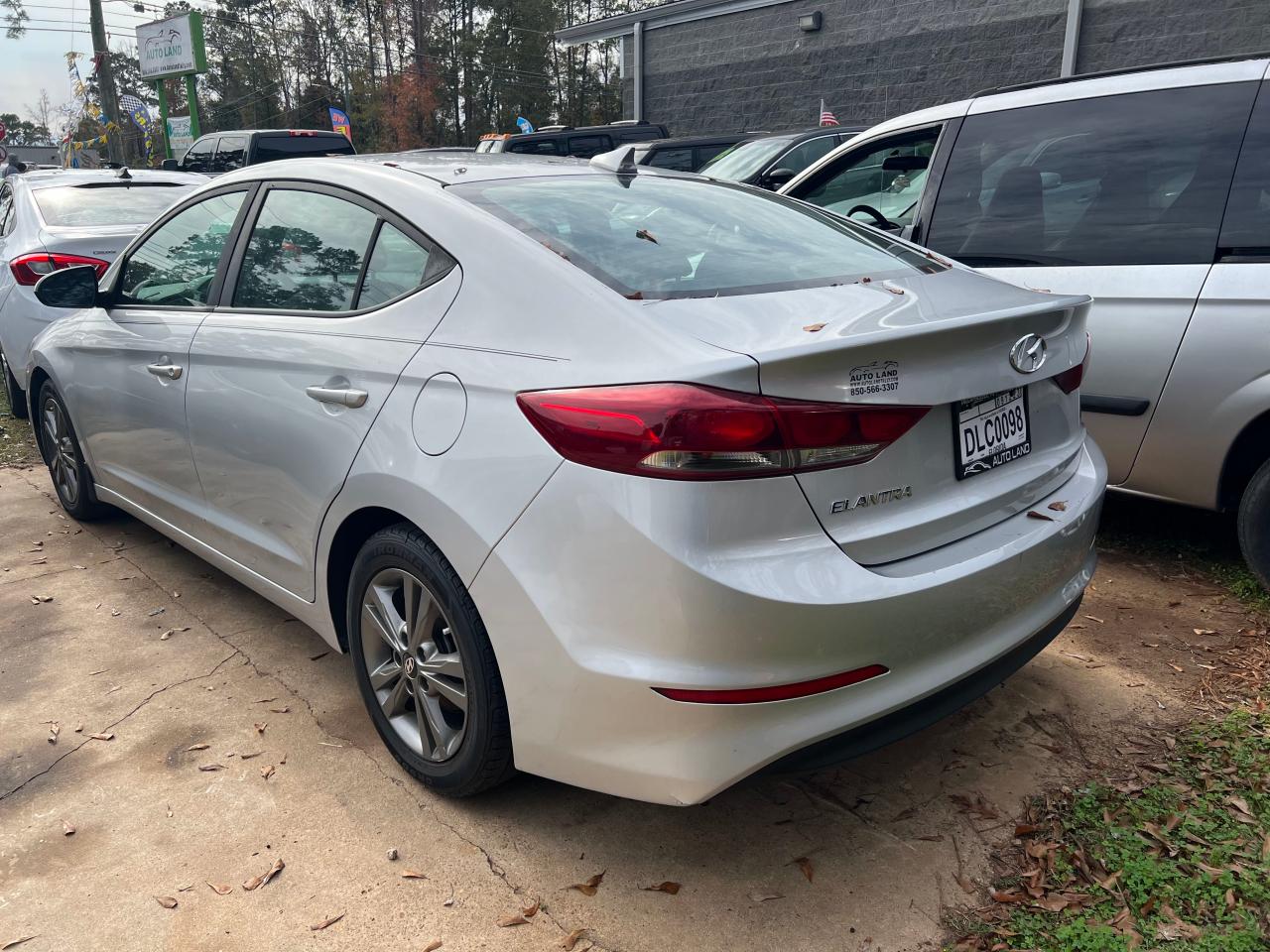 Изображение 3 2018 HYUNDAI ELANTRA SEL 2018 с VIN 5NPD84LF3JH226135