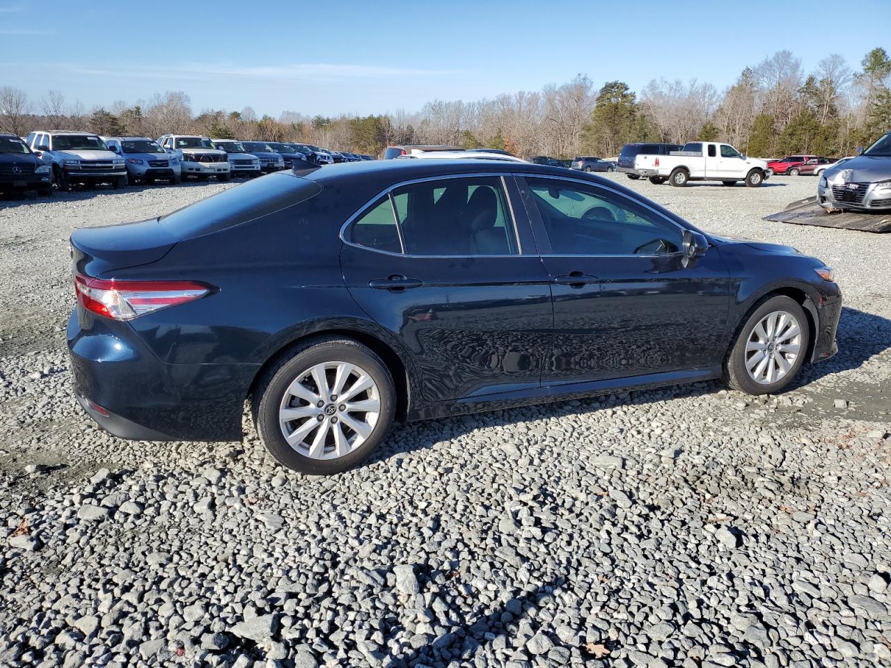 Obraz 3 z 2020 TOYOTA CAMRY LE 2020 z VIN 4T1C11AK0LU997753