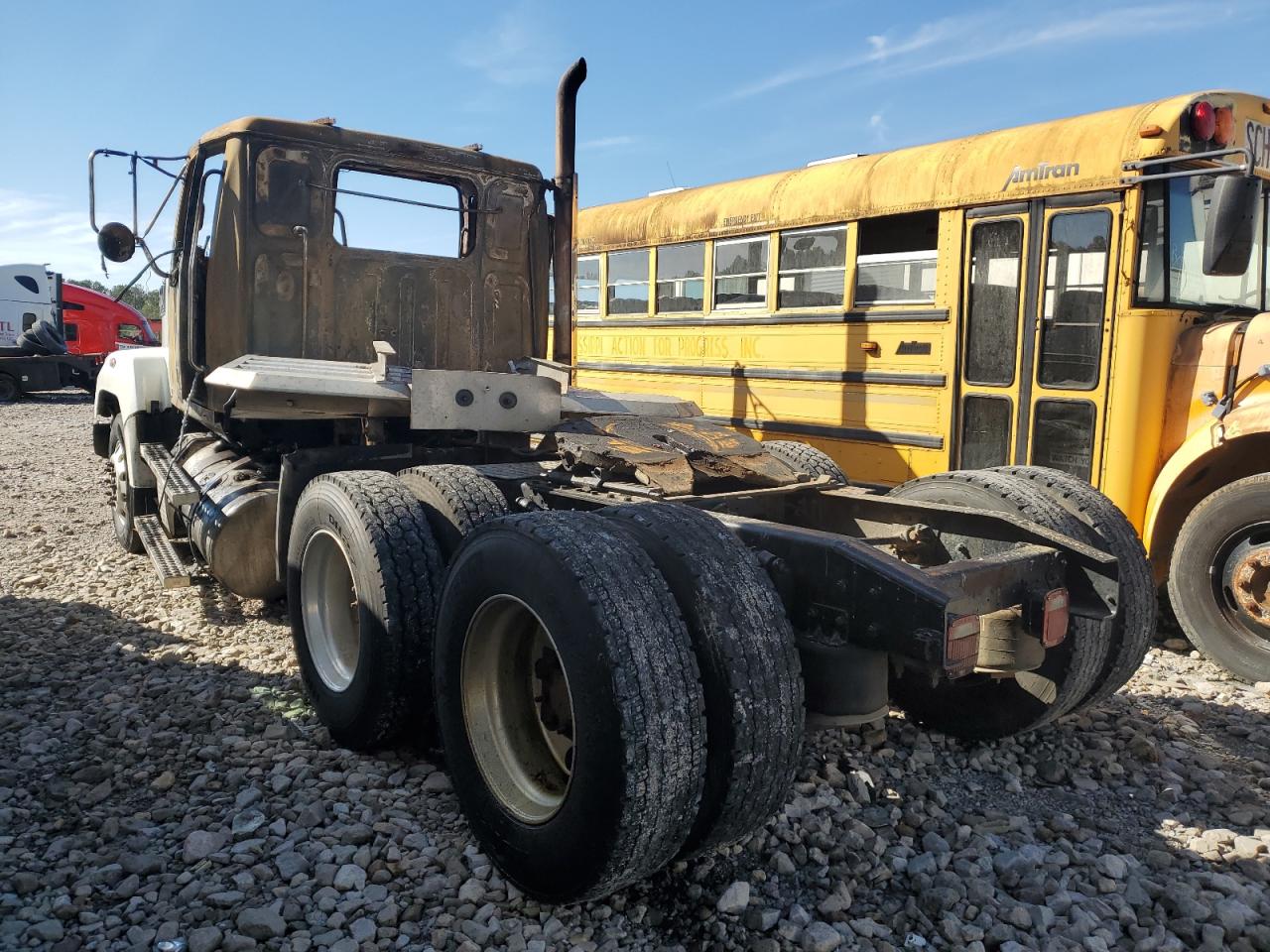 Изображение 3 2015 WESTERN STAR/AUTO CAR CONVENTIONAL 4700SF 2015 с VIN 5KJJAVDV9FLGJ8841