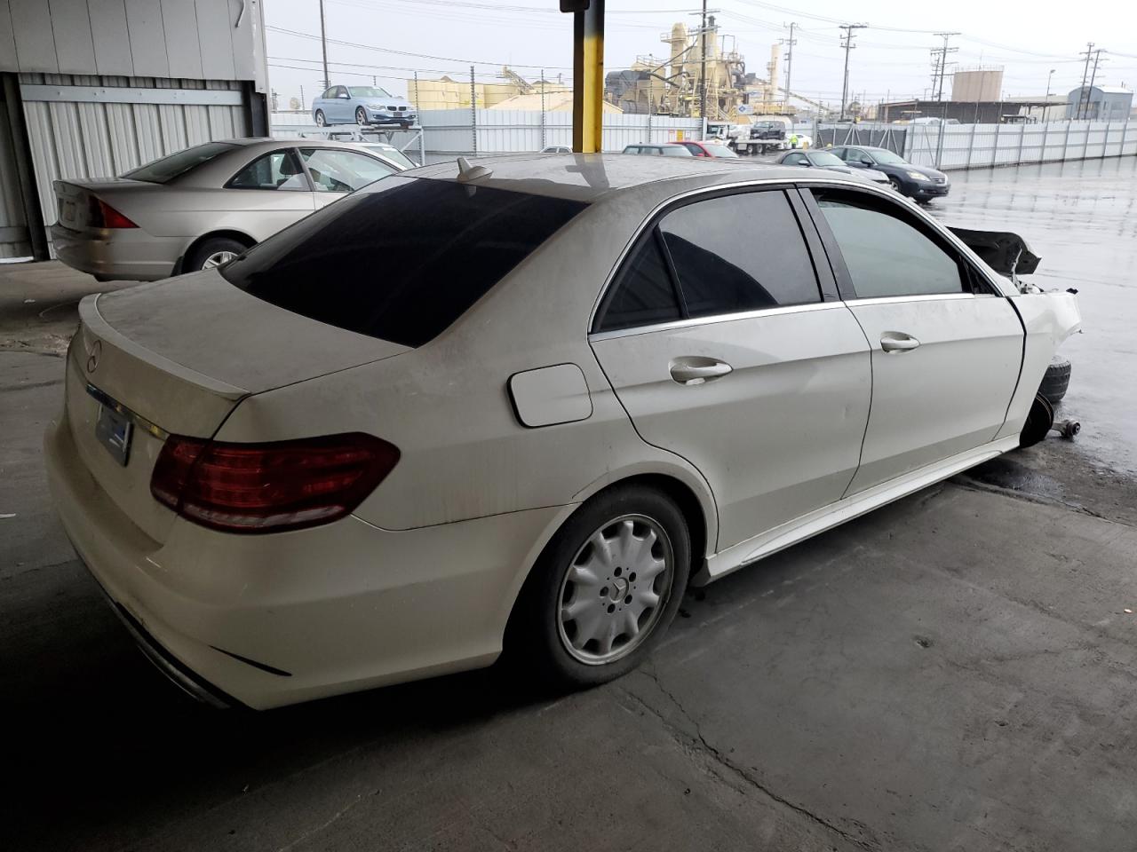 Изображение 3 2014 MERCEDES-BENZ E 350 2014 с VIN WDDHF5KBXEA810367
