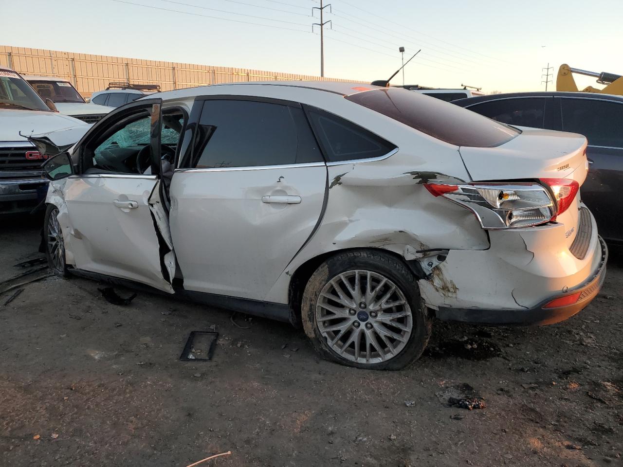 Изображение 2 2012 FORD FOCUS SEL 2012 с VIN 1FAHP3H23CL451096