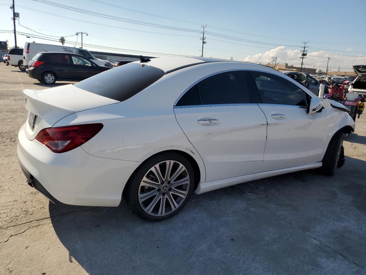 Obraz 3 z 2019 MERCEDES-BENZ CLA 250 2019 z VIN WDDSJ4EB7KN769985