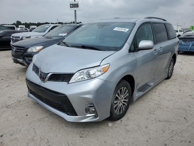 2020 TOYOTA SIENNA XLE 2020 image