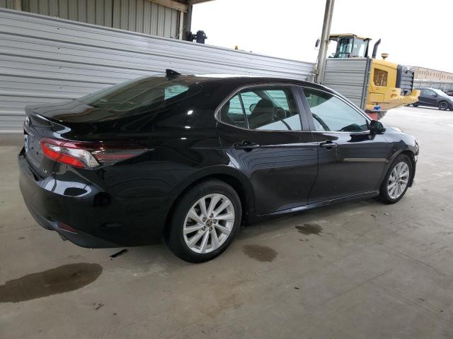 Obraz 3 z 2022 TOYOTA CAMRY LE 2022 z VIN 4T1C11AK6NU662807