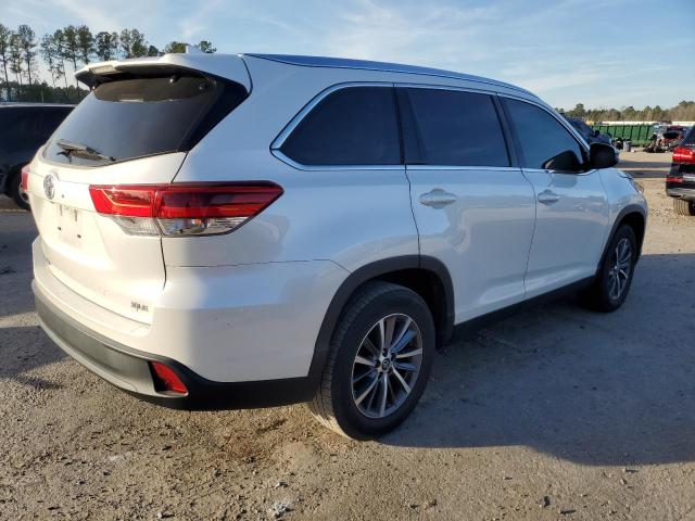 Obraz 3 z 2019 TOYOTA HIGHLANDER SE 2019 z VIN 5TDKZRFH4KS571491