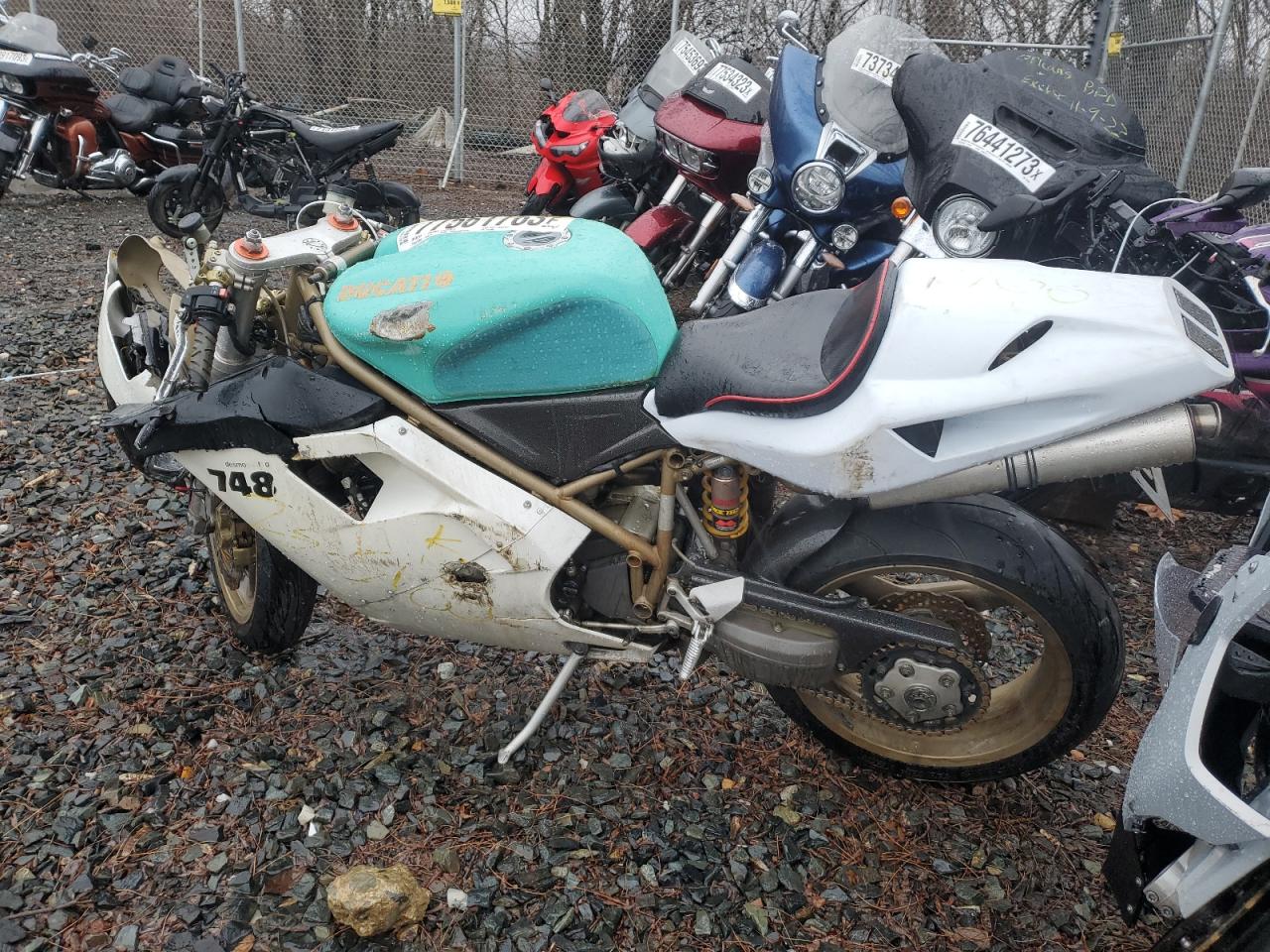 Obraz 3 z 2000 DUCATI 748  2000 z VIN ZDM1SB3R2YB012806