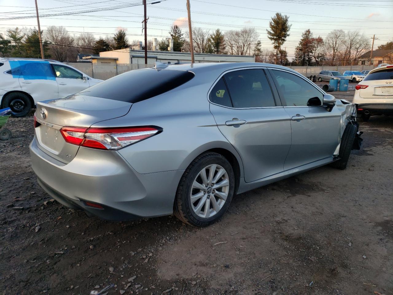 Изображение 3 2020 TOYOTA CAMRY LE 2020 с VIN 4T1C11AK7LU930003