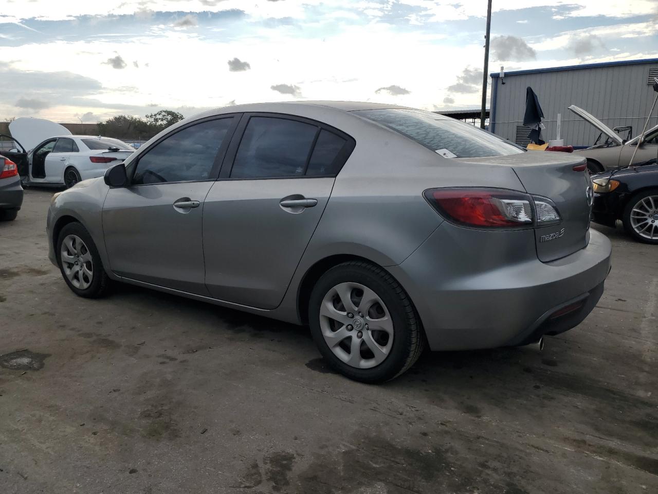 Image 2 of 2010 MAZDA 3 I 2010 with VIN JM1BL1SF8A1173459