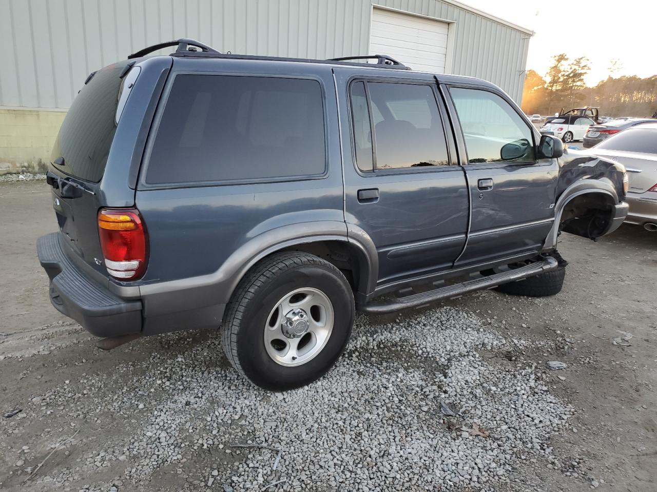 Obraz 3 z 2000 FORD EXPLORER XLT 2000 z VIN 1FMZU83P7YUB50254