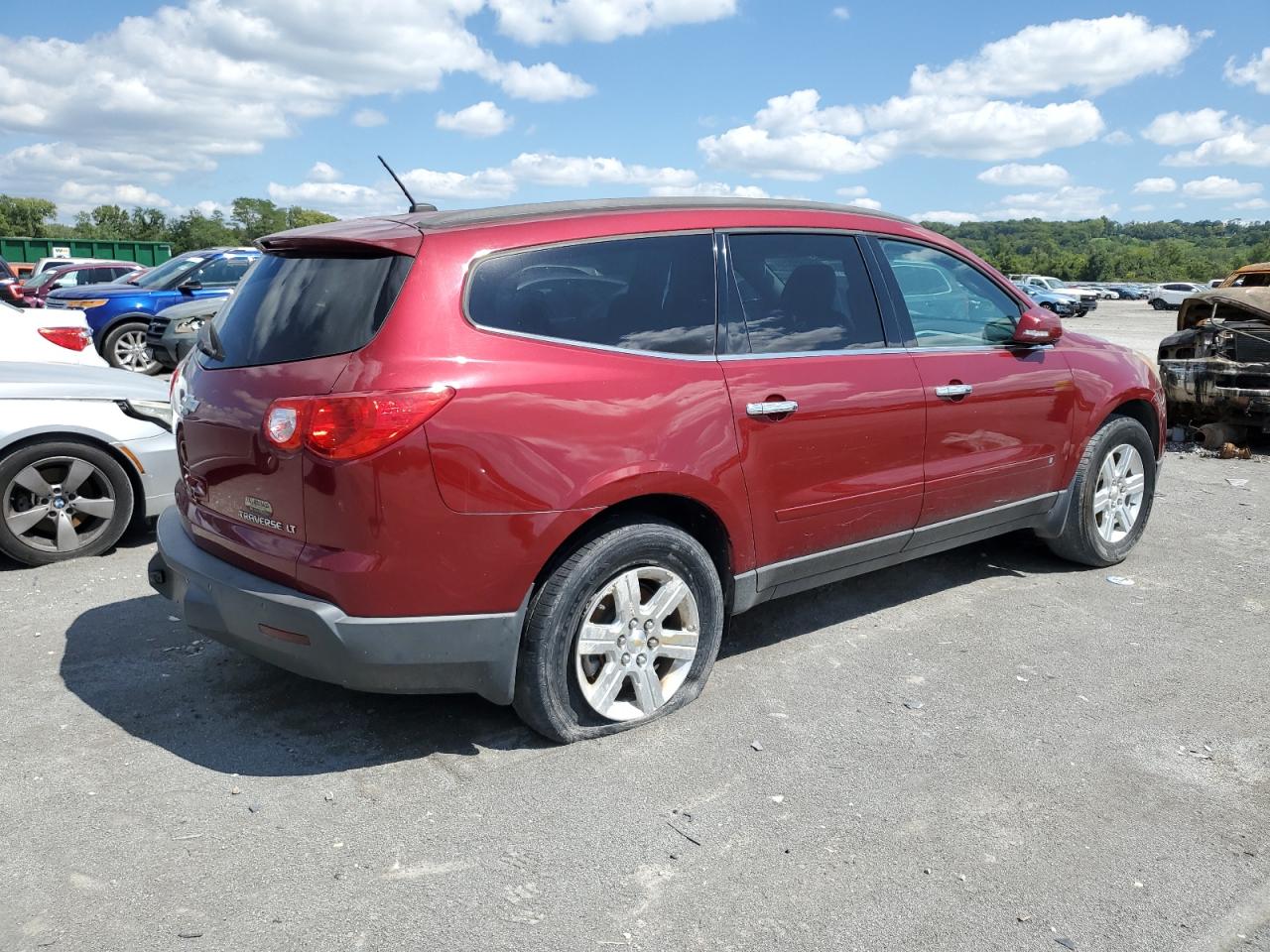 Image 3 of 2010 CHEVROLET TRAVERSE LT 2010 with VIN 1GNLVGED6AS149478