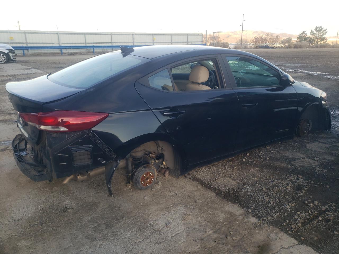 Image 3 of 2017 HYUNDAI ELANTRA SE 2017 with VIN KMHD84LF4HU381045