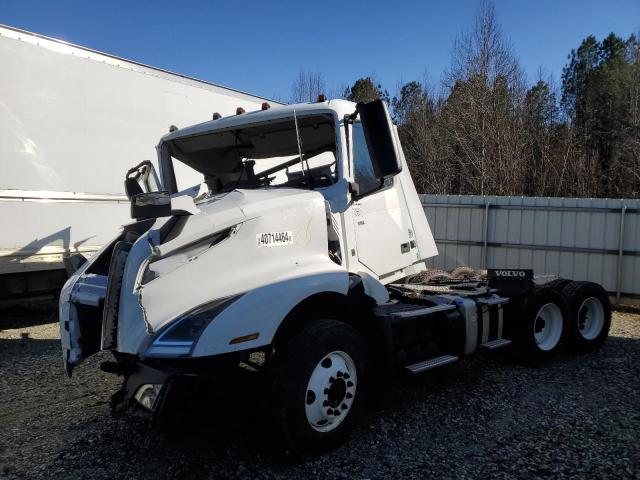 Изображение 2 2022 VOLVO VN VNL 2022 с VIN 4V4NC9EG5NN601796