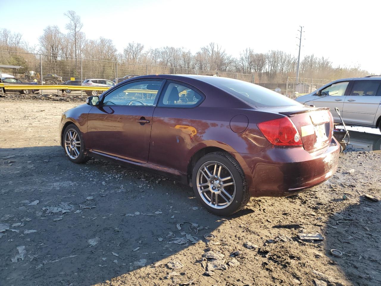 Изображение 2 2005 TOYOTA SCION TC  2005 с VIN JTKDE177150045704