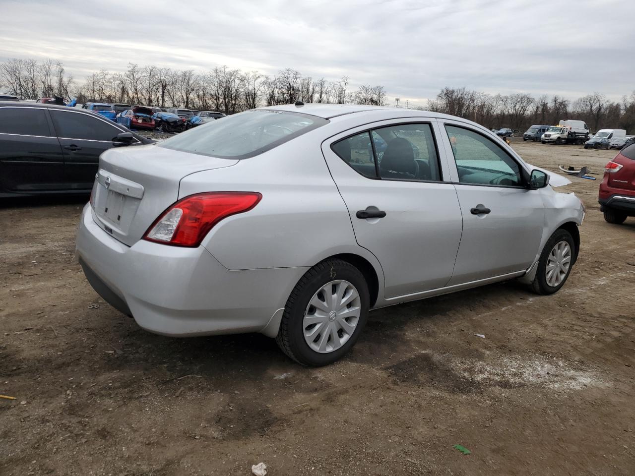 Obraz 3 z 2018 NISSAN VERSA S 2018 z VIN 3N1CN7AP1JL838869