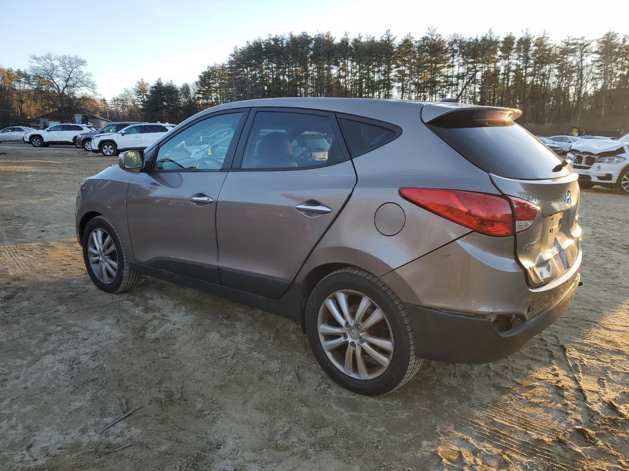Image 2 of 2012 HYUNDAI TUCSON GLS 2012 with VIN KM8JUCAC8CU374870