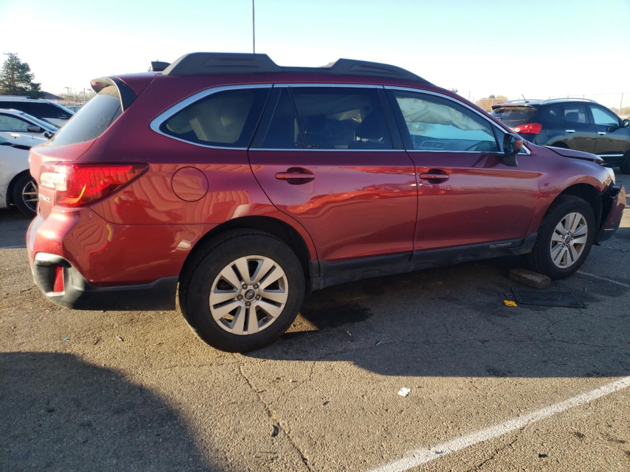 Obraz 3 z 2019 SUBARU OUTBACK 2.5I PREMIUM 2019 z VIN 4S4BSAFC0K3220813