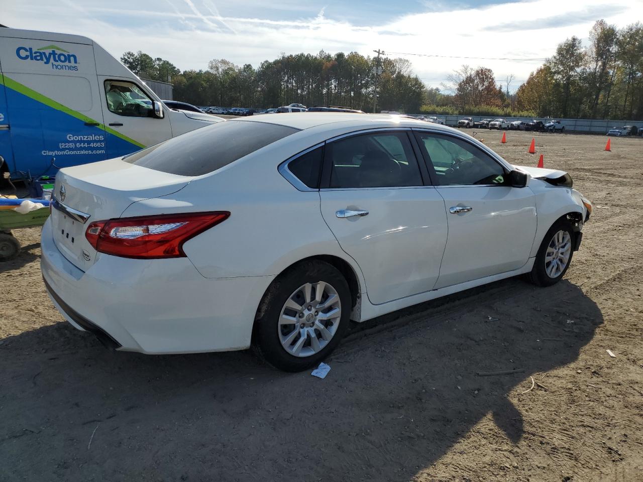 Image 3 of 2017 NISSAN ALTIMA 2.5 2017 with VIN 1N4AL3AP2HN336844