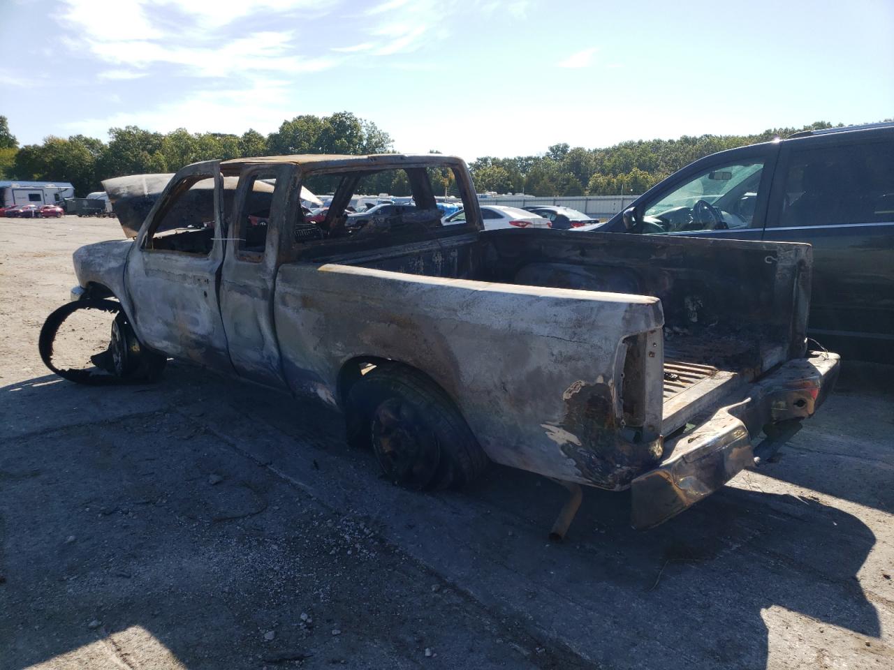 Image 2 of 1998 NISSAN FRONTIER KING CAB XE 1998 with VIN 1N6DD26S0WC386188