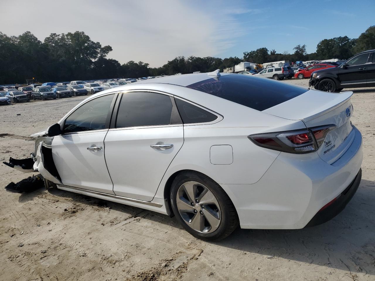 Изображение 2 2017 HYUNDAI SONATA HYBRID 2017 с VIN KMHE34L11HA054028