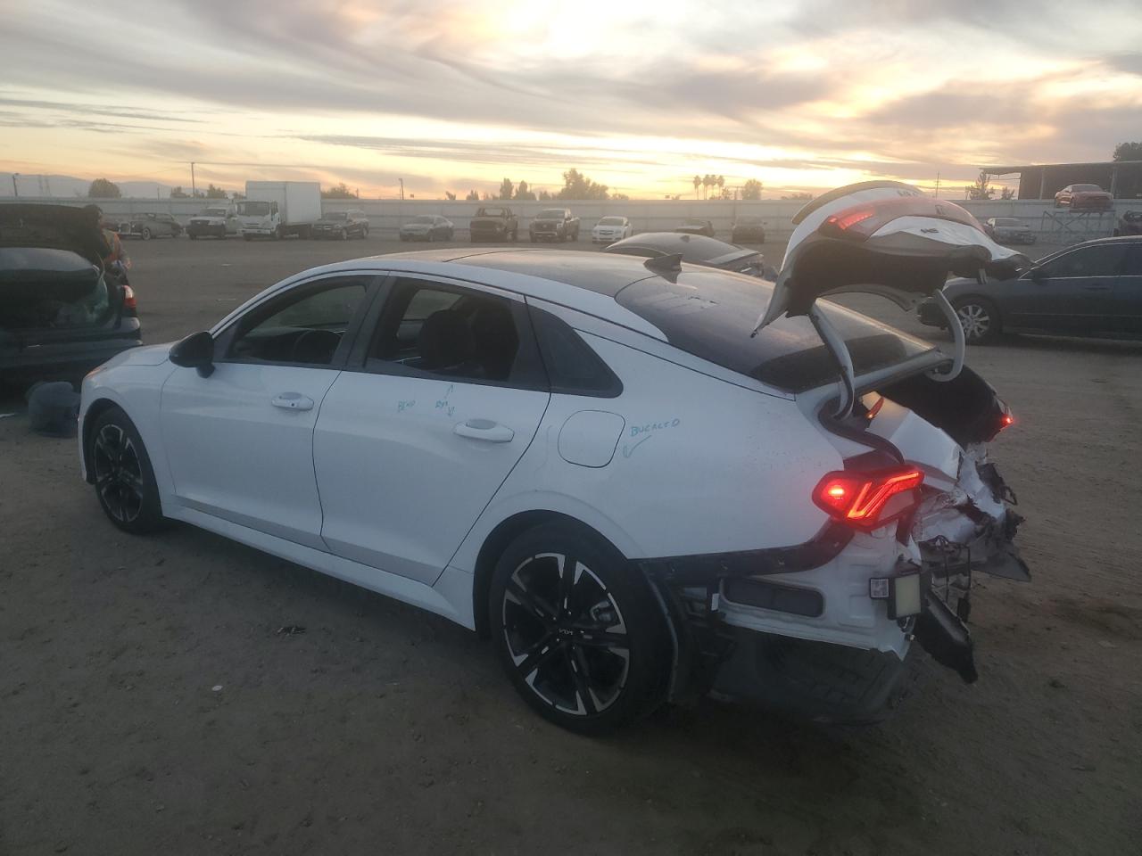 Изображение 2 2022 KIA K5 GT LINE 2022 с VIN 5XXG64J25NG118944
