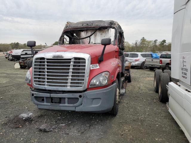 Image 2 of 2015 FREIGHTLINER CASCADIA 125  2015 with VIN 3AKJGLD56FSFP7081
