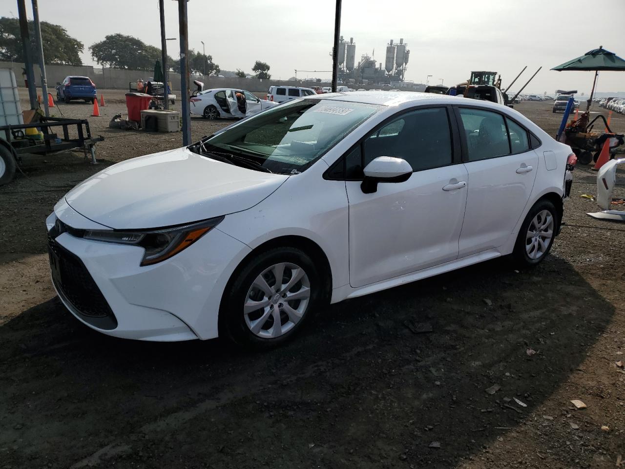 Obraz 1 z 2021 TOYOTA COROLLA LE 2021 z VIN 5YFEPMAE2MP246272