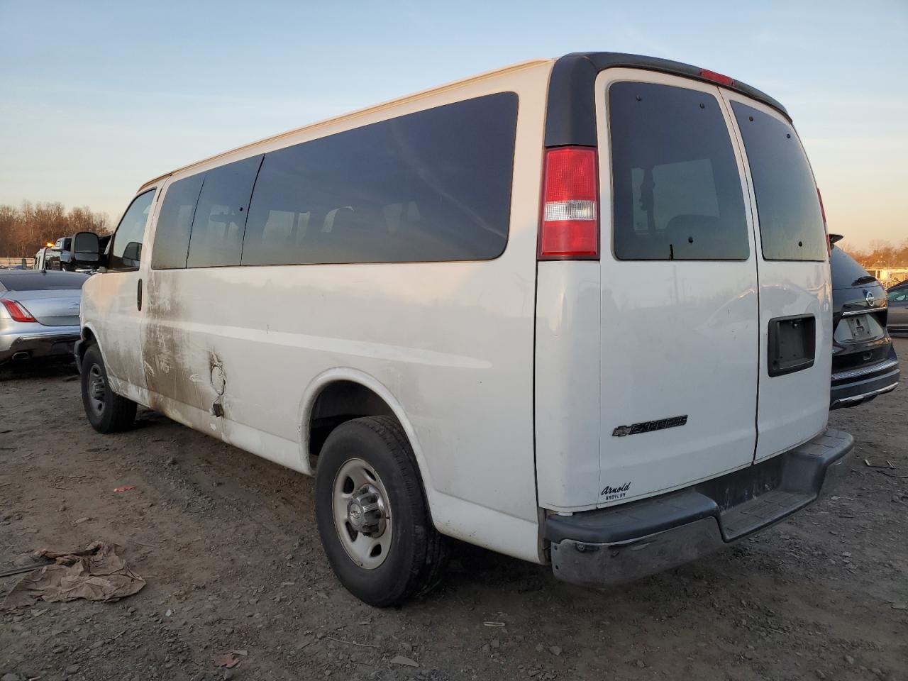 Изображение 2 2017 CHEVROLET EXPRESS G3500 LT 2017 с VIN 1GAZGPFG8H1333836