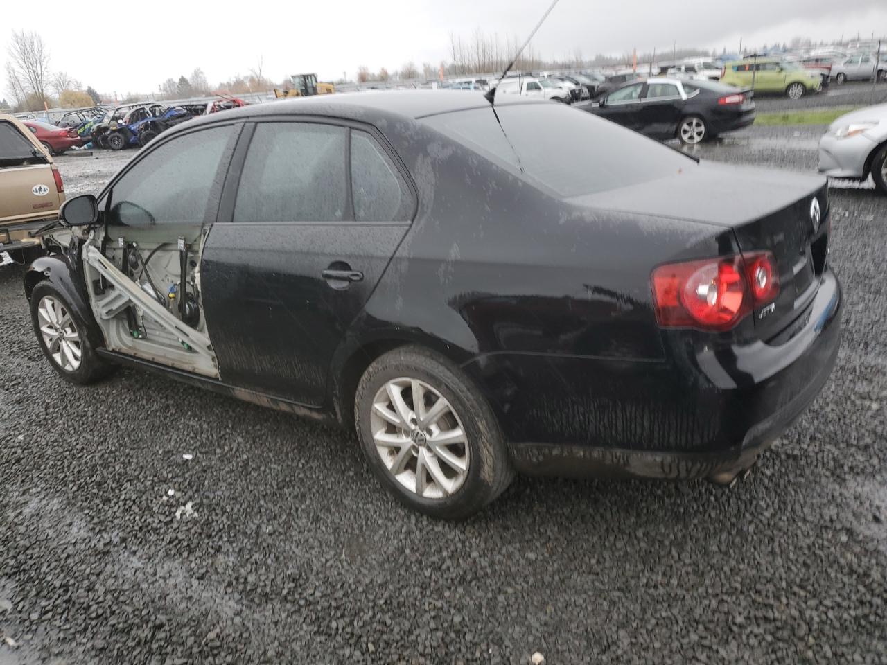 Image 2 of 2010 VOLKSWAGEN JETTA SE 2010 with VIN 3VWRZ7AJ8AM161849