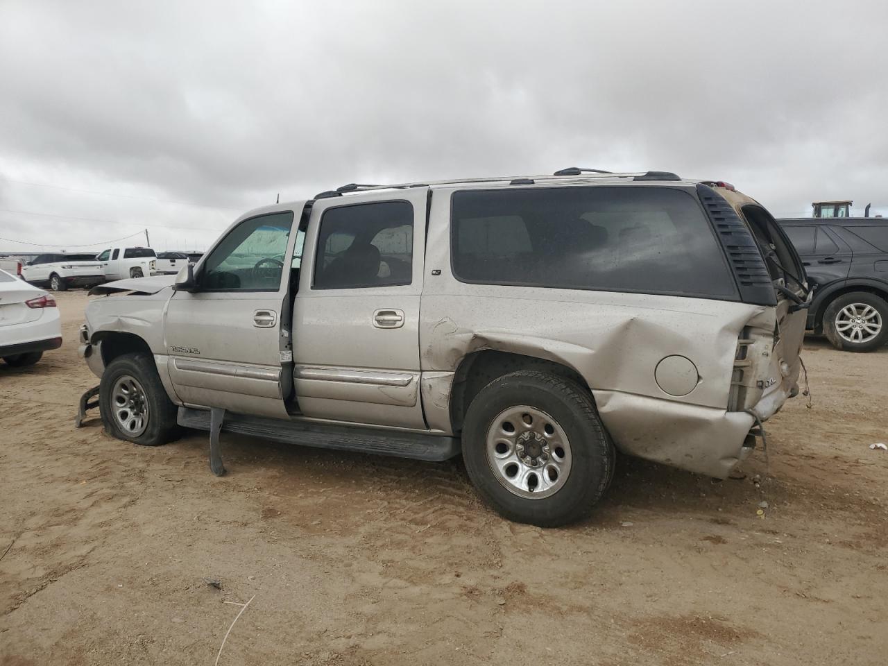 Image 2 of 2005 GMC YUKON XL C1500 2005 with VIN 1GKEC16Z05J214369