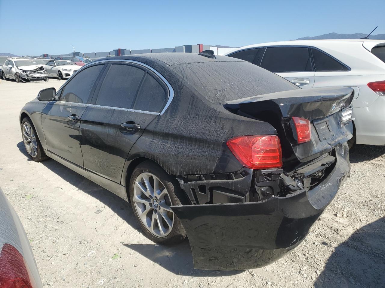 Изображение 2 2015 BMW 320 I 2015 с VIN WBA3B1G52FNT06561