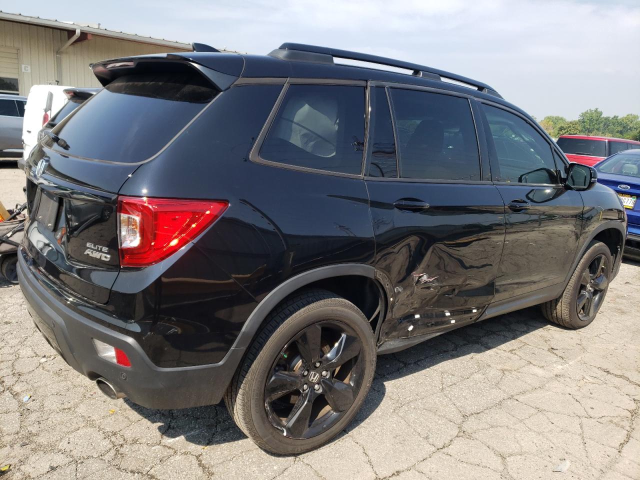 Image 3 of 2019 HONDA PASSPORT ELITE 2019 with VIN 5FNYF8H08KB010445