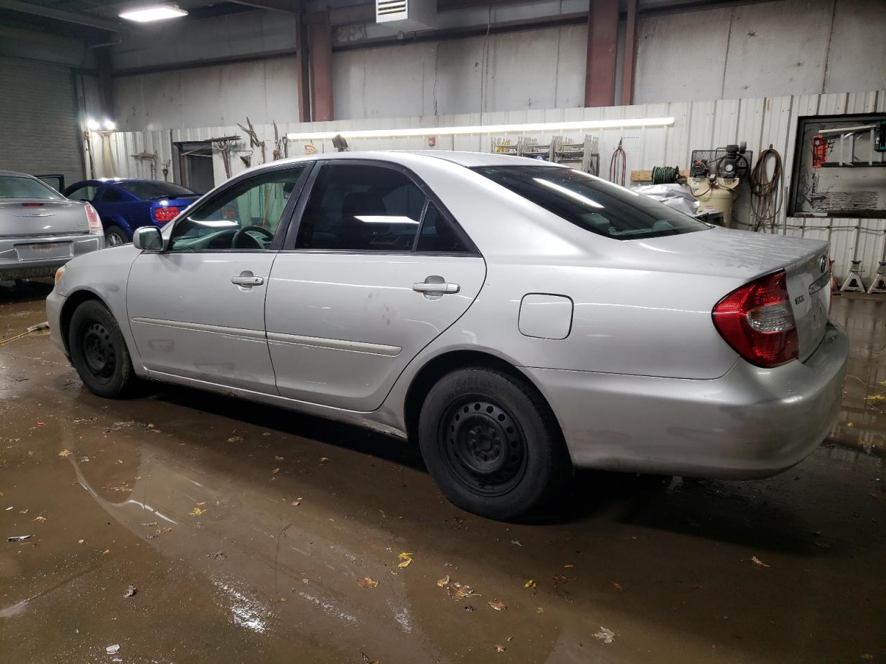 Изображение 2 2002 TOYOTA CAMRY LE 2002 с VIN 4T1BE32K52U562669