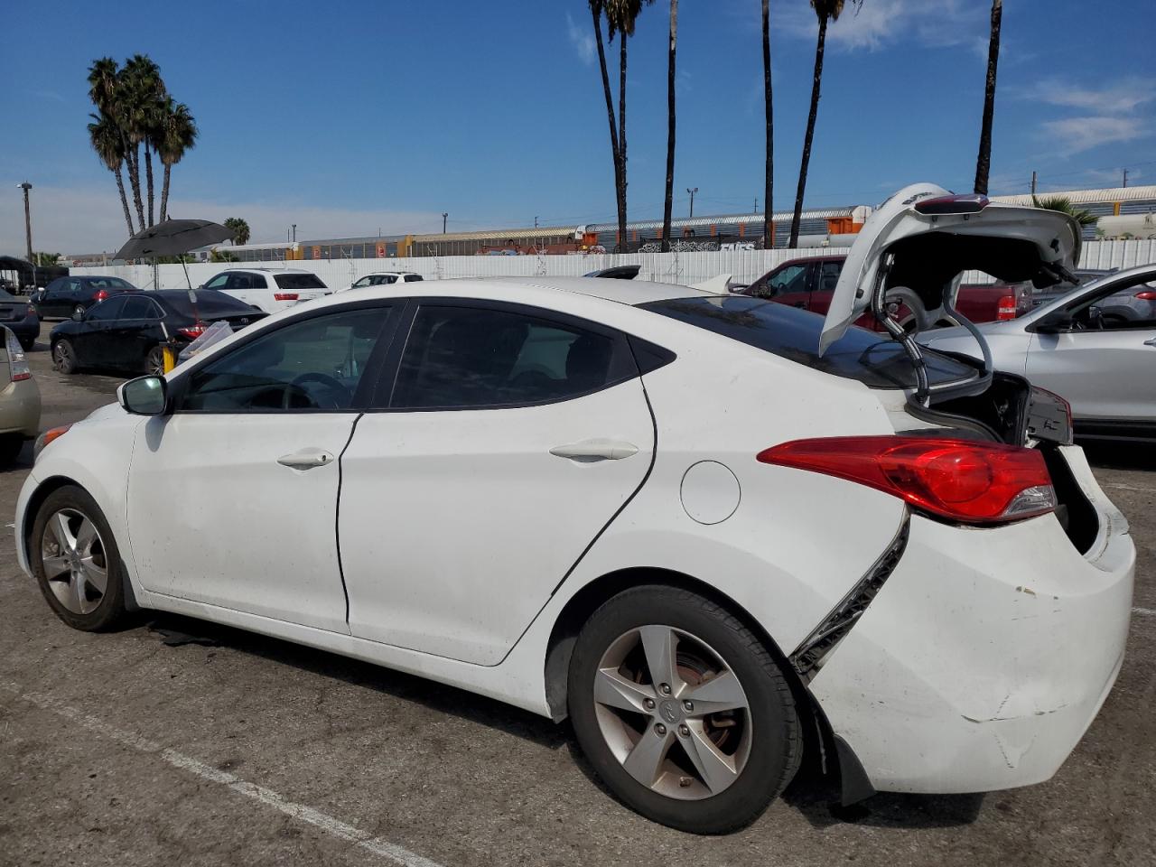 Изображение 2 2013 HYUNDAI ELANTRA GLS 2013 с VIN 5NPDH4AE2DH287166