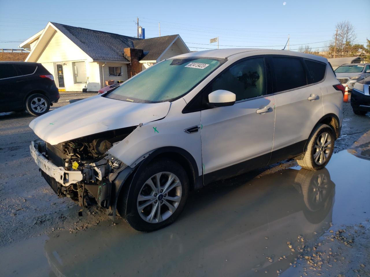 Image 1 of 2019 FORD ESCAPE SE 2019 with VIN 1FMCU9GD0KUA39502