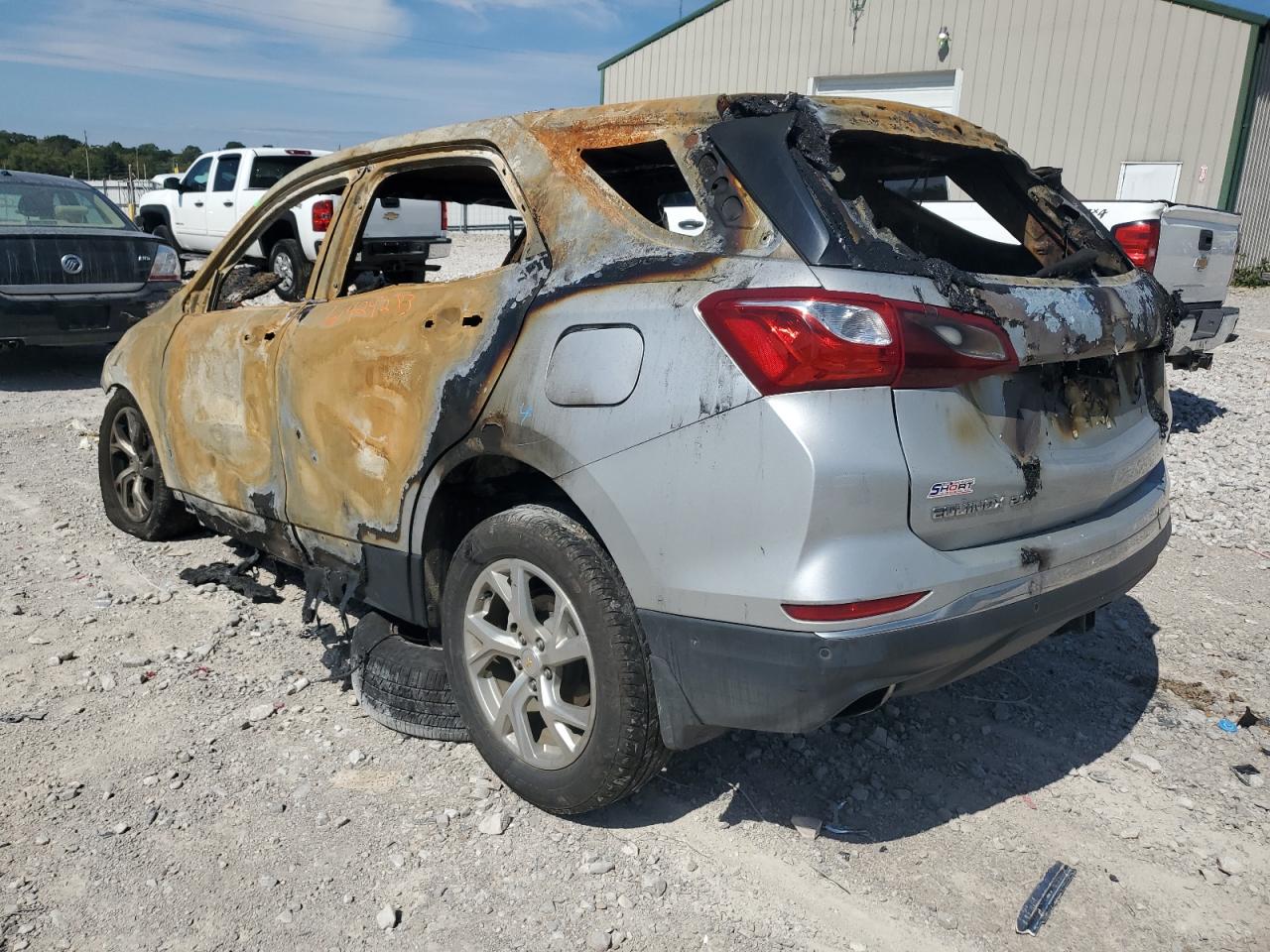 Image 2 of Chevrolet Equinox Lt 2018 with VIN 2GNAXKEX2J6207734
