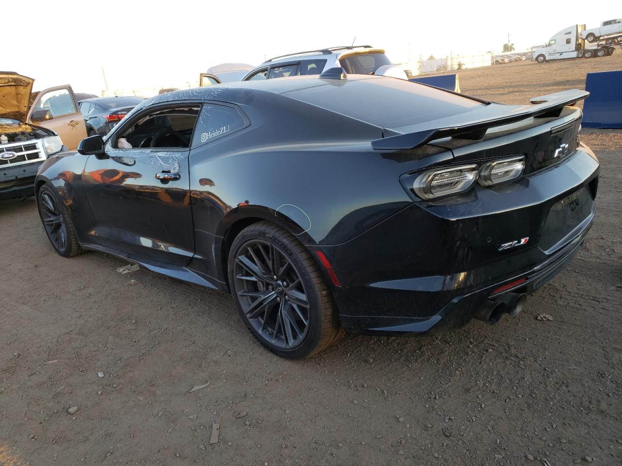 Изображение 2 2021 CHEVROLET CAMARO ZL1 2021 с VIN 1G1FK1R68M0104767