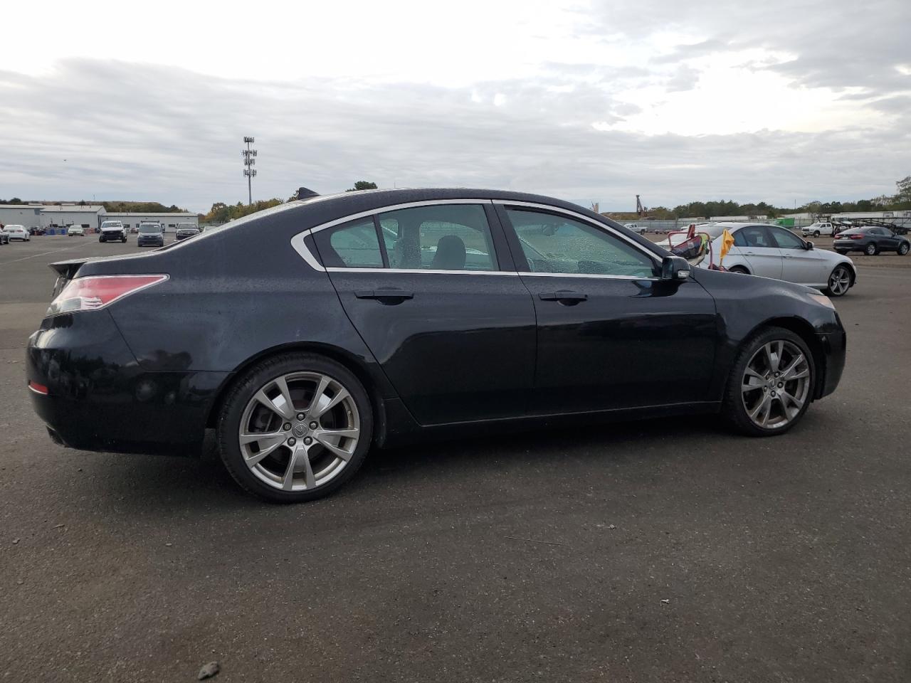 Image 3 of 2013 ACURA TL ADVANCE 2013 with VIN 19UUA9F72DA002308