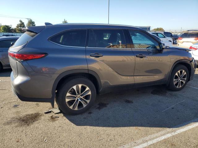 Image 3 of 2021 TOYOTA HIGHLANDER XLE 2021 with VIN 5TDGZRBH5MS119936