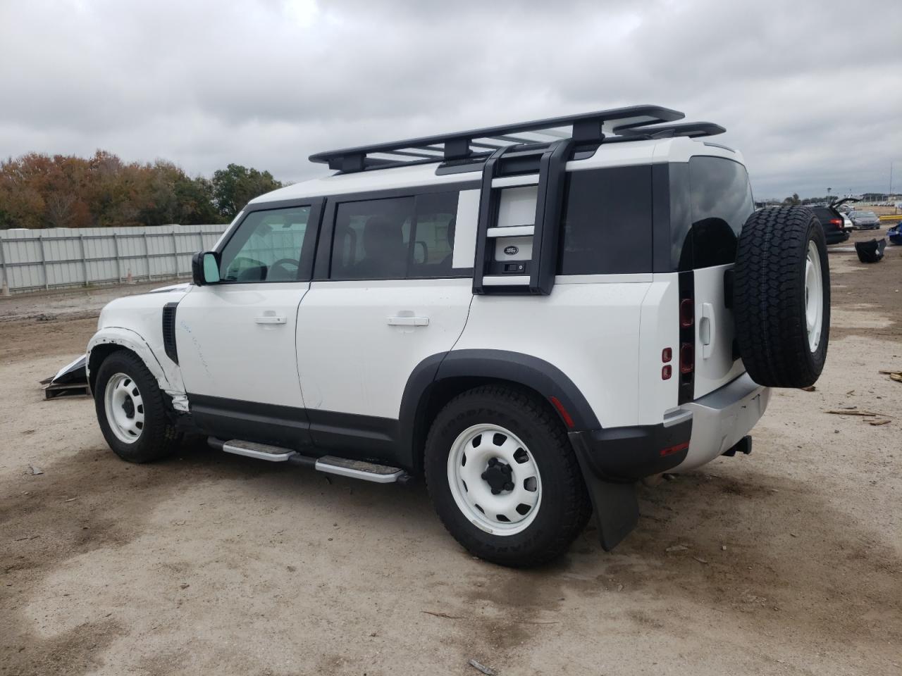 Image 2 of 2023 LAND ROVER DEFENDER 110 S 2023 with VIN SALEJ7EX5P2110731
