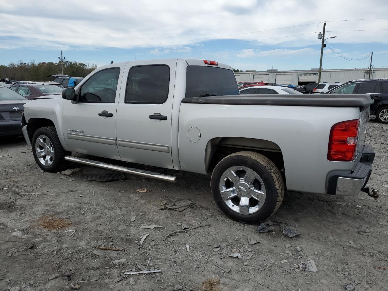 Image 2 of 2011 CHEVROLET SILVERADO C1500  LS 2011 with VIN 3GCPCREA5BG372962