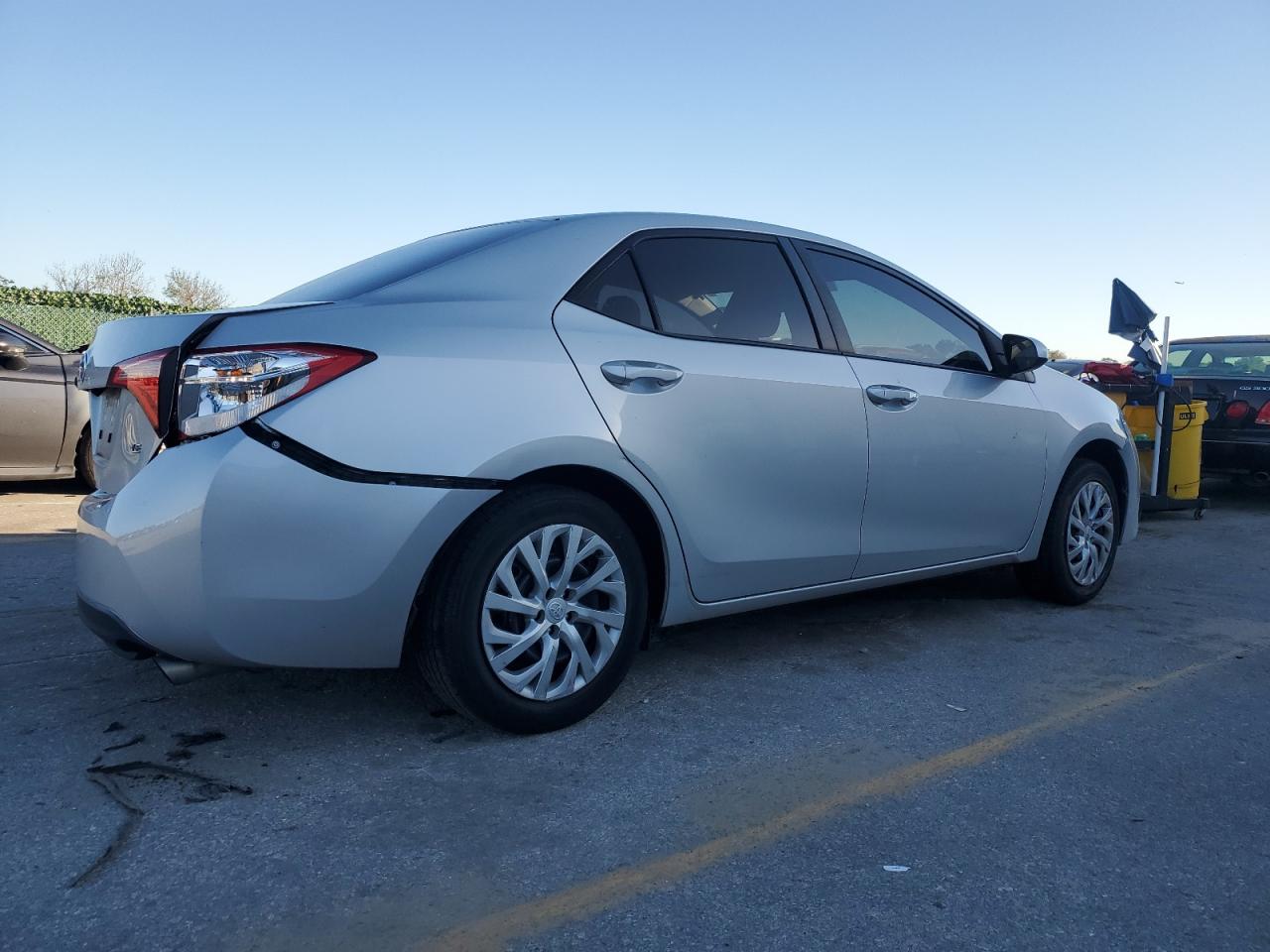 Obraz 3 z 2018 TOYOTA COROLLA L 2018 z VIN 5YFBURHEXJP822152