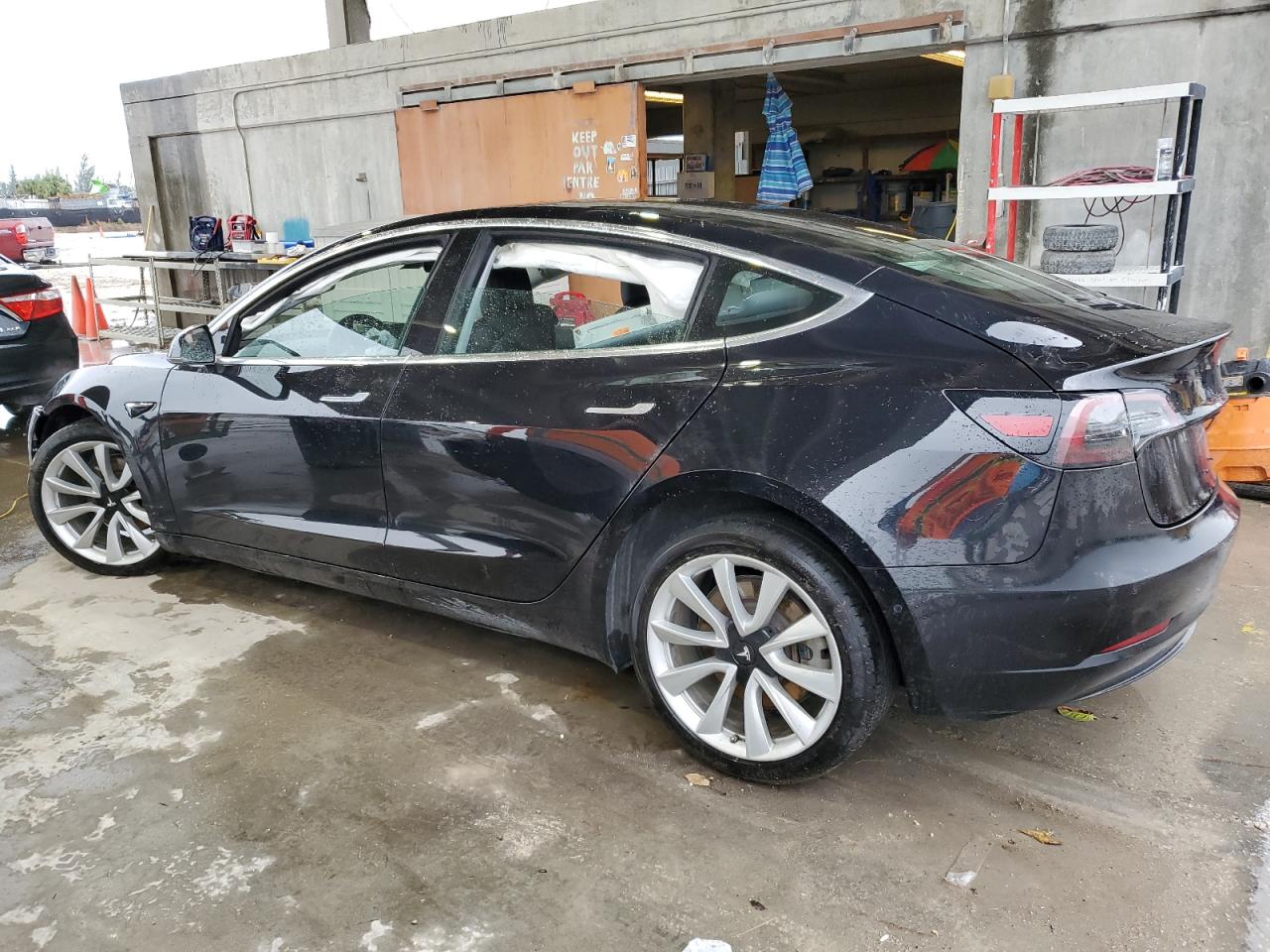 Obraz 2 z 2018 TESLA MODEL 3  2018 z VIN 5YJ3E1EA0JF071109